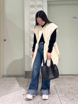 「アイテム（ダウンベスト）」を使った、COCOAさん（レディース・155cm）の秋コーディネート