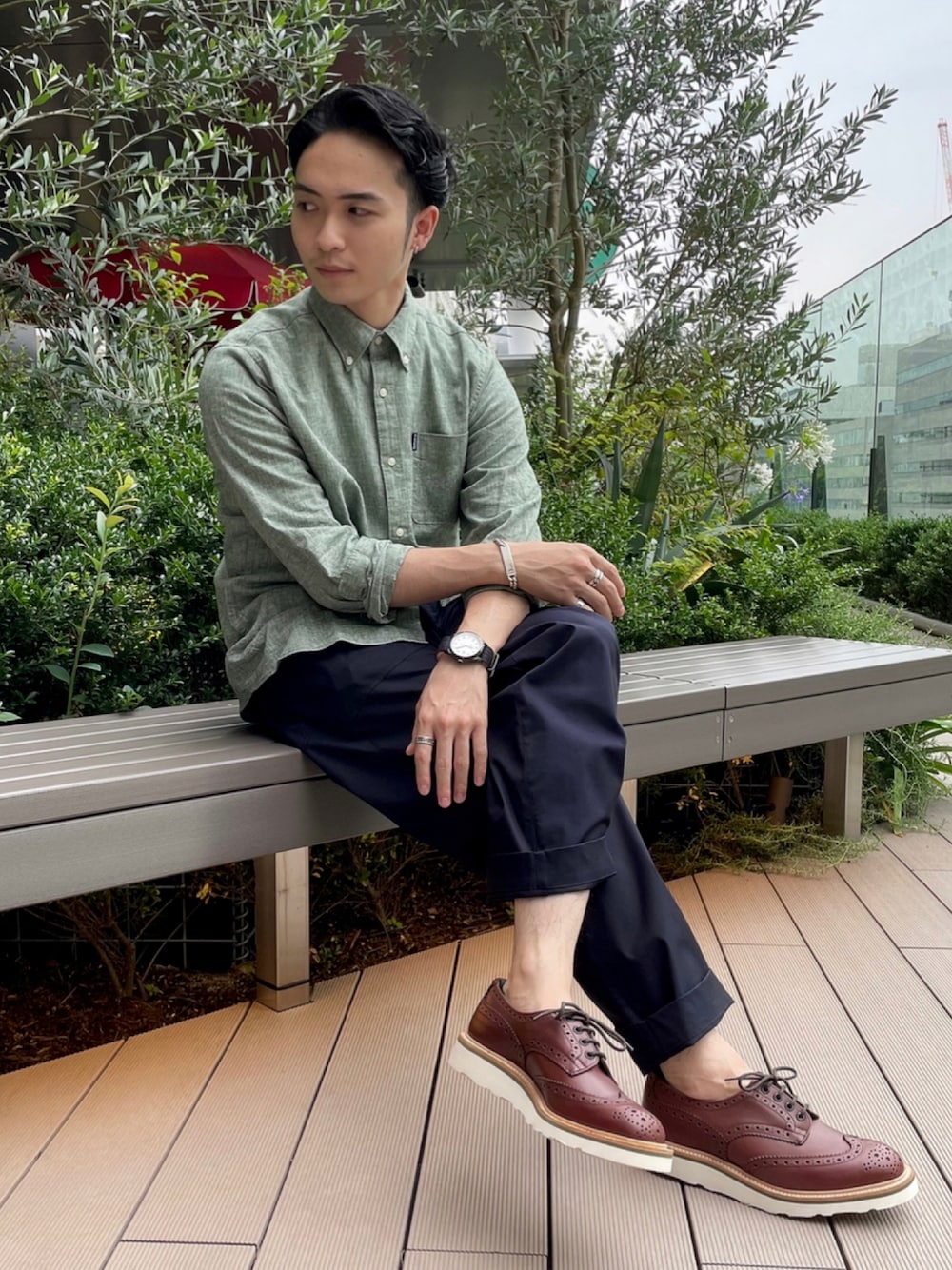 「BARBOUR STYLE、barbour、シャツスタイル、リネン、ワイドパンツ、きれいめカジュアル、夏、夏コーデ、フォロバ、いいね返し」｜「BarbourのLINEN MIX 7 TAILORED（シャツ/ブラウス、グリーン系）」を使った、JUNYA KURIUさん（メンズ・174cm）の夏コーディネートの1枚目の写真