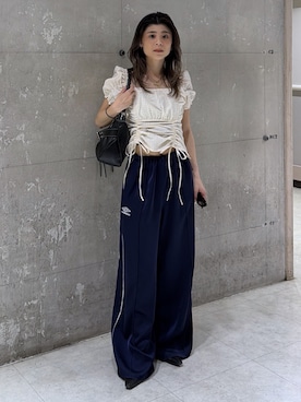 「MOUSSY（マウジー）のMULTIWAY GATHER ブラウス（シャツ/ブラウス、ホワイト系）」を使った、入江 葵さん（レディース・148cm）の春コーディネート