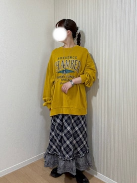 「PAGEBOY（ページボーイ）のカレッジクラフトスウェット/トレーナー（スウェット、イエロー系）」を使った、ﾖｲﾁｮまる。さん（レディース・151cm）の秋コーディネート