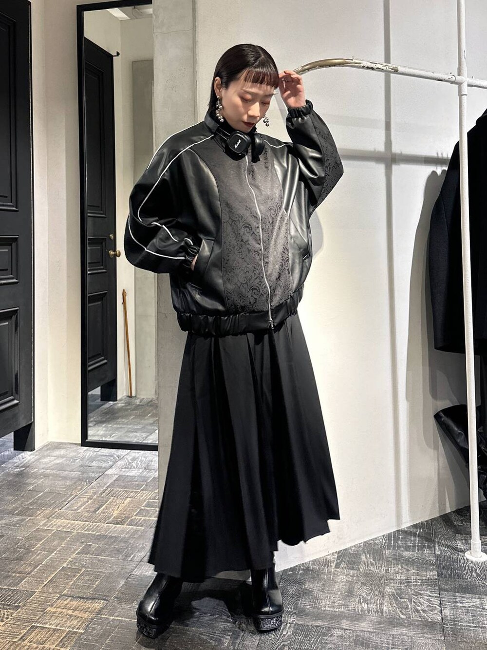 HARE フェイクレザーキリカエトラックジャケット フェイクレザーキリカエトラックジャケット(HARE)を使った人気