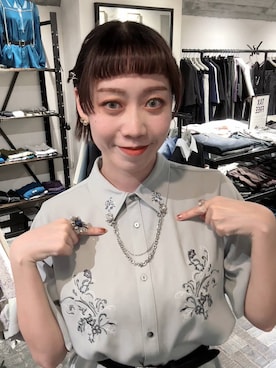 「HARE（ハレ）のチェーンラペルブローチ(HARE)（ネックレス、シルバー系）」を使った、HARE / 瑜ユイさん（レディース・165cm）の春コーディネート