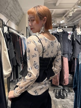 「アイテム（その他トップス）」を使った、HARE / 瑜ユイさん（レディース・165cm）の秋コーディネート