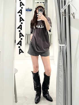 「ALAND（エーランド）の【UNISEX】ALAND／フロッキーロゴＴ（Tシャツ/カットソー、グレー系）」を使った、kitunesandayoさん（レディース・167cm）の夏コーディネート