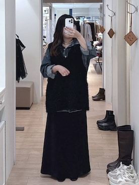 「LOWRYS FARM（ローリーズファーム）のストレッチサテンスカート　 290120（スカート、ブラック系）」を使った、ゆうかさん（レディース）の春コーディネート