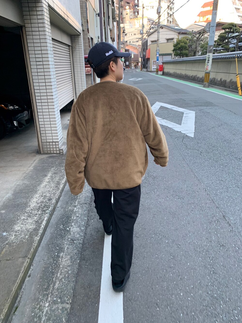 「春服デビュー宣言、春コーデ、パンツスタイル、キレイめカジュアル、ゆるコーデ、シンプルコーデ、低身長コーデ、今日のコーデ、シンプル」｜「NEW ERAのアイテム（キャップ、ブラック系）」を使った、angen さん（メンズ・157cm）の春コーディネートの1枚目の写真