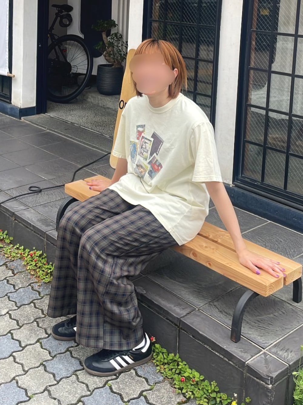 「夏ファッション、初夏コーデ、夏だ！Tシャツ着よう！、チェックパンツ、スニーカーコーデ、スニーカー、白Tシャツ、CHUMS、夏コーデ、半袖Ｔシャツ、メンズライク」｜「CHUMSの【CHUMS】 かせきさいだぁ Instant Photo T-Shirt カセキサイダァインスタントフォトティーシャツ（Tシャツ/カットソー、ホワイト系）」を使った、Zeroさん（骨格ウェーブ・レディース・162cm）の春コーディネートの1枚目の写真