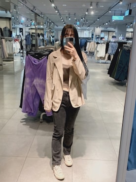 「アイテム（その他シューズ、ホワイト系）」を使った、翁翁さん（レディース・163cm）の春コーディネート
