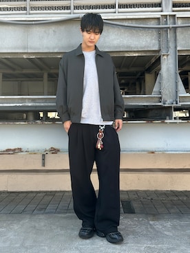 「tk.TAKEO KIKUCHI（ティーケータケオキクチ）の【スタッフ着用率NO1】バギースウェットパンツ（その他パンツ、ブラック系）」を使った、KOHEIさん（メンズ・181cm）の秋コーディネート