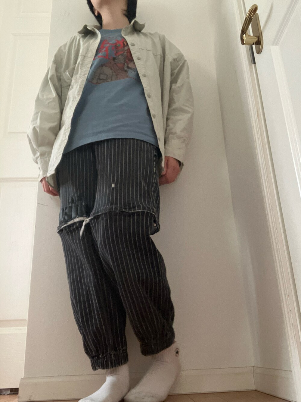 「GUのアイテム（Tシャツ/カットソー、ブルー系）」を使った、liolさん（メンズ・156cm）の春コーディネートの1枚目の写真