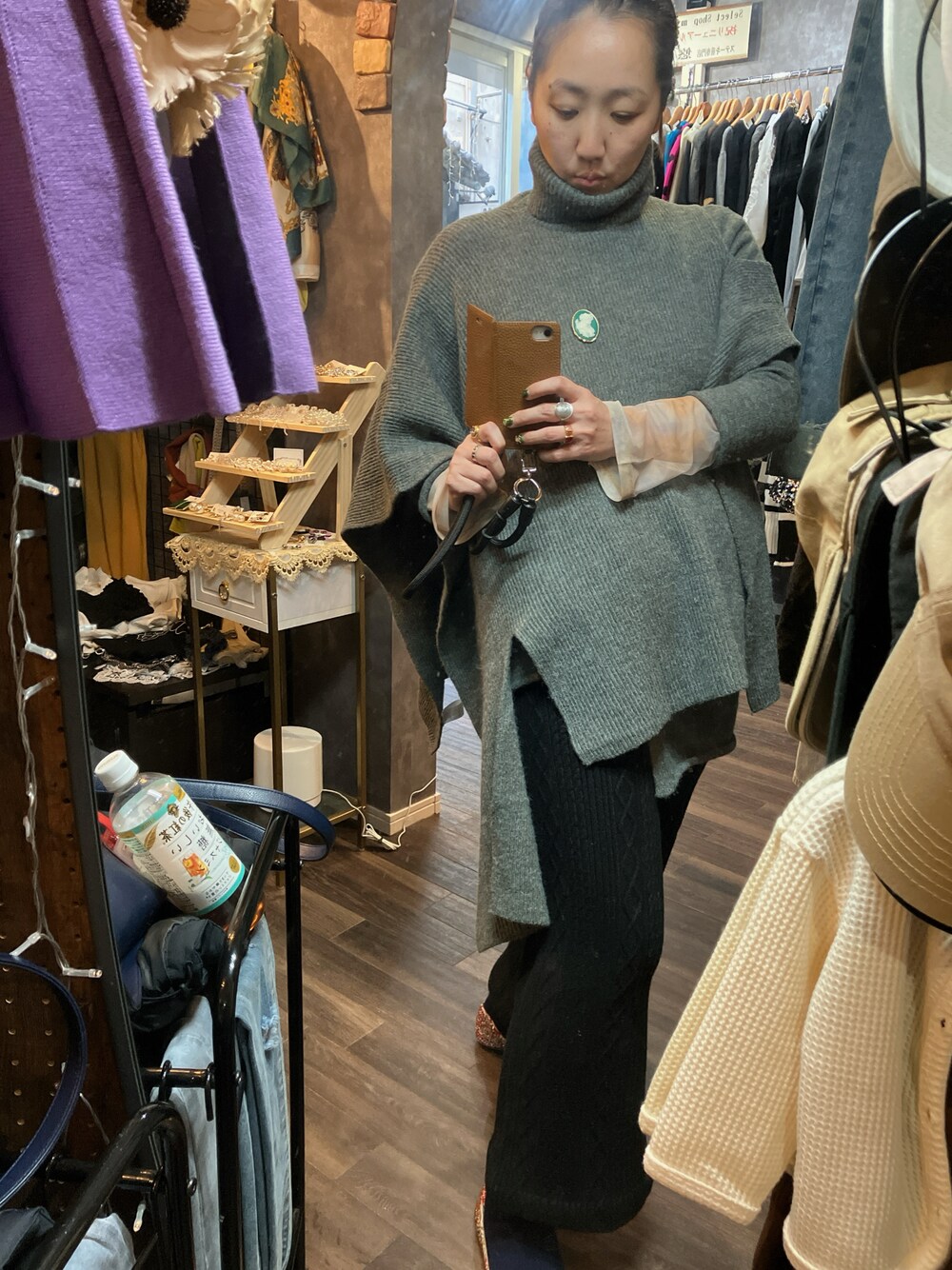 「GUのアイテム（シャツ/ブラウス、ベージュ系）」を使った、kay♡shunさん（レディース・168cm）の冬コーディネートの1枚目の写真