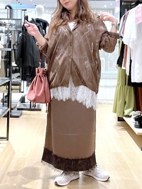 「LAKOLE（ラコレ）のアイテム（スカート）」を使った、ヨシピーさん（レディース・154cm）の秋コーディネート