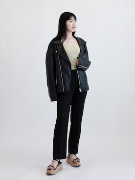 「OUR WACOAL（アワワコール）のカップ付きベアキャミソール　ベアトップ（インナーウェア/肌着、グリーン系）」を使った、OURWACOALさん（レディース・164cm）の秋コーディネート
