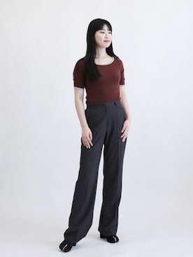 「OUR WACOAL（アワワコール）のカップ付きバックオープンTシャツ　5分袖（Tシャツ/カットソー、レッド系）」を使った、OURWACOALさん（レディース・164cm）の秋コーディネート