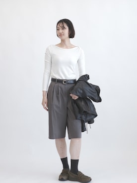 「OUR WACOAL（アワワコール）のカップ付きボートネックトップス（Tシャツ/カットソー、ホワイト系）」を使った、OURWACOALさん（レディース・164cm）の秋コーディネート