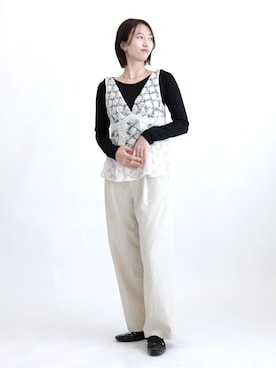 「OUR WACOAL（アワワコール）のカップ付きボートネックトップス（Tシャツ/カットソー、ブラック系）」を使った、OURWACOALさん（レディース・164cm）の秋コーディネート