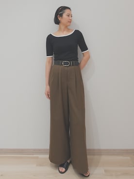 「OUR WACOAL（アワワコール）のカップ付きバックオープンTシャツ　5分袖（T Shirts、ブラック系）」を使った、OURWACOALさん（レディース）の夏コーディネート