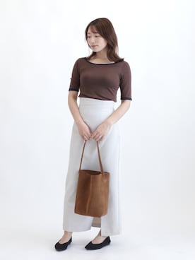 「OUR WACOAL（アワワコール）のカップ付きバックオープンTシャツ　5分袖（Tシャツ/カットソー、ブラウン系）」を使った、OURWACOALさん（レディース・164cm）の秋コーディネート
