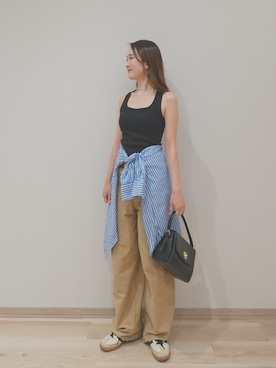 「OUR WACOAL（アワワコール）のカップ付きタンクトップ　ノンワイヤー（Tank tops、ブラック系）」を使った、OURWACOALさん（レディース）の夏コーディネート