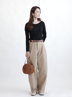 「OUR WACOAL（アワワコール）のカップ付きボートネックトップス（Tシャツ/カットソー、ブラック系）」を使った、OURWACOALさん（レディース・164cm）の秋コーディネート