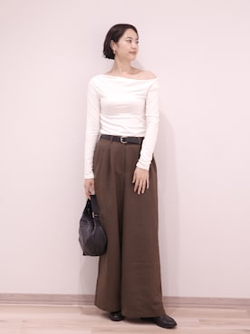 「OUR WACOAL（アワワコール）のカップ付きアシンメトリートップス（Tシャツ/カットソー、ホワイト系）」を使った、OURWACOALさん（レディース・164cm）の秋コーディネート
