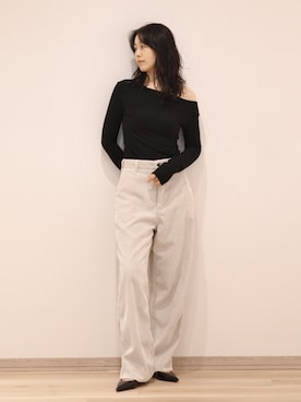 「OUR WACOAL（アワワコール）のカップ付きアシンメトリートップス（Tシャツ/カットソー、ブラック系）」を使った、OURWACOALさん（レディース・164cm）の秋コーディネート