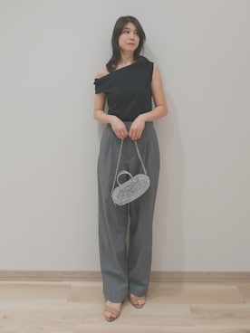 「OUR WACOAL（アワワコール）のカップ付きアシンメトリートップス　ノンワイヤー（T Shirts、ブラック系）」を使った、OURWACOALさん（レディース）の夏コーディネート