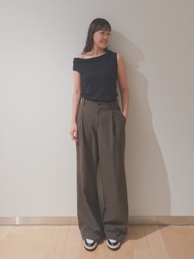 「OUR WACOAL（アワワコール）のカップ付きアシンメトリートップス　ノンワイヤー（T Shirts、ブラック系）」を使った、OURWACOALさん（レディース）の夏コーディネート