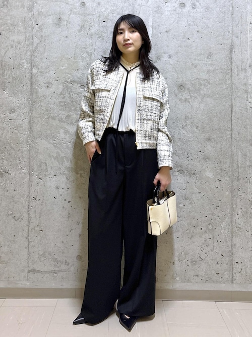 ポインテッドVカットパンプス