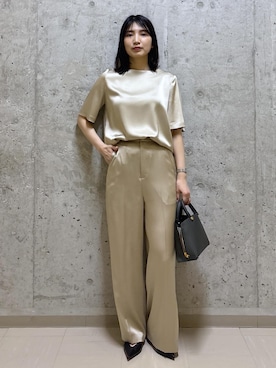 「ROPE'（ロペ）のポインテッドVカットパンプス（パンプス、ブラック系）」を使った、SAORIさん（レディース）の春コーディネート