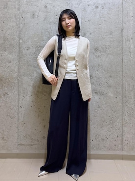 「ROPE'（ロペ）のポインテッドVカットパンプス（パンプス、シルバー系）」を使った、SAORIさん（レディース）の春コーディネート