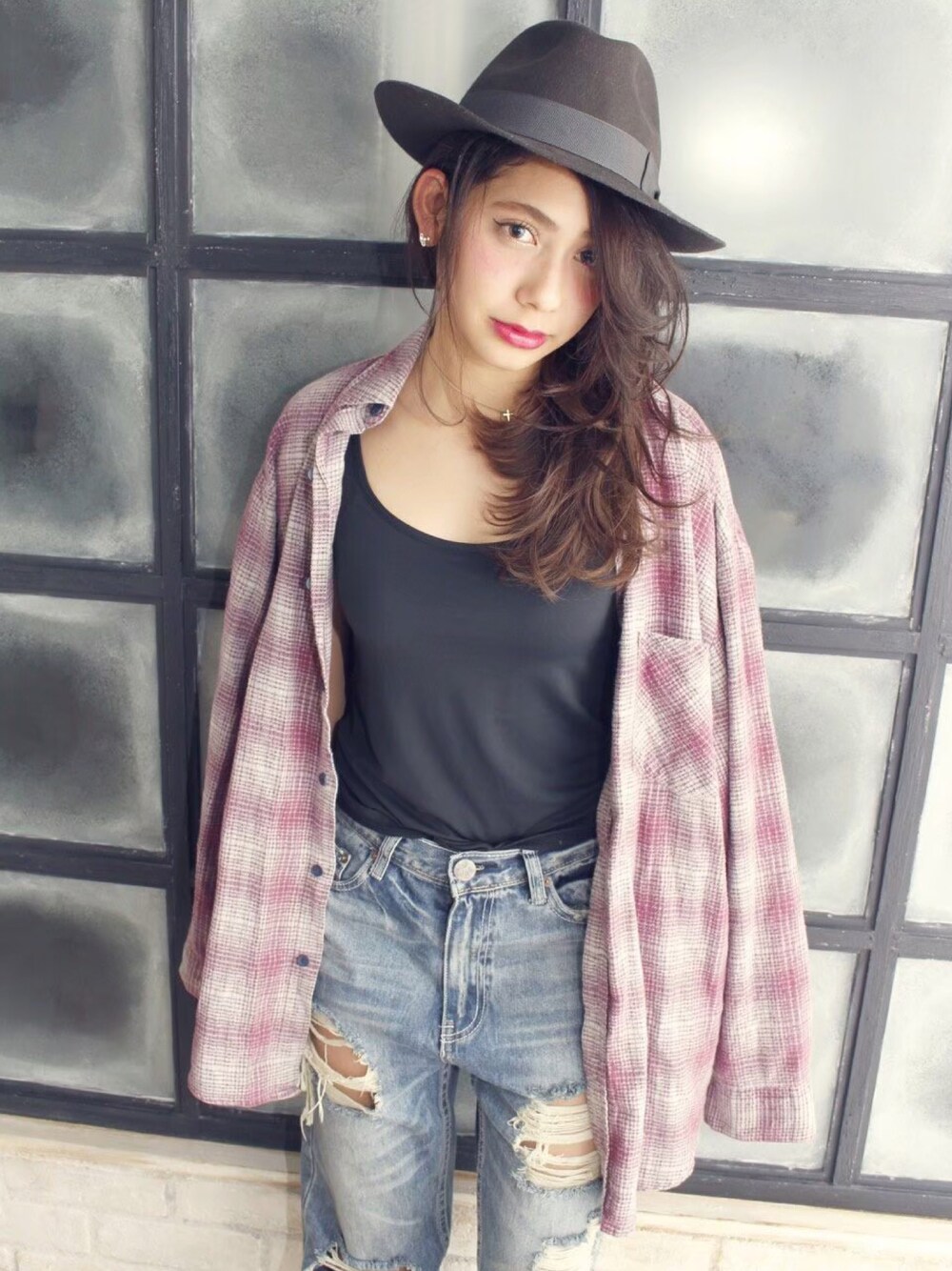 「秋コーデ」｜「TOMORROWLAND のアイテム（ハット、ブラック系）」を使った、鈴木ヒカリさん（レディース・156cm）の夏コーディネートの1枚目の写真