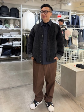 「BEAMS（ビームス）のアイテム（パンツ）」を使った、蔡昕翔さん（メンズ・166cm）の冬コーディネート