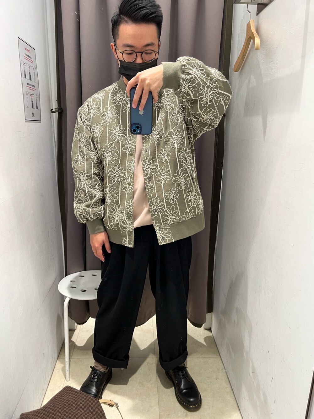 「shopping、信義區、taipei101」｜「SENSE OF PLACE by URBAN RESEARCHのアイテム（トップス、ベージュ系）」を使った、蔡昕翔さん（メンズ・166cm）の夏コーディネートの1枚目の写真