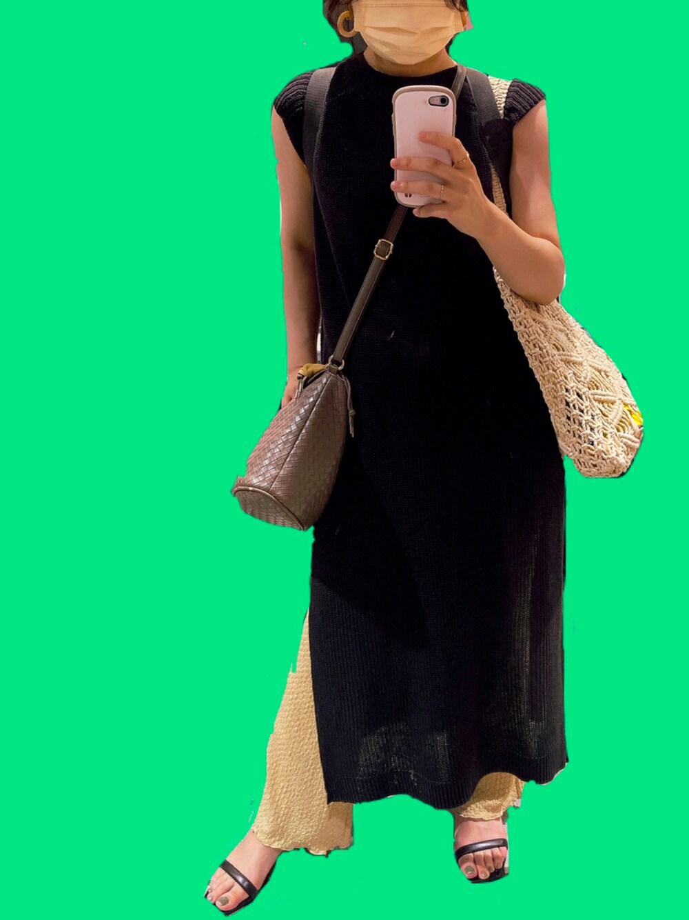 「Kastaneのアイテム（パンツ、ベージュ系）」を使った、skcodeさん（レディース・155cm）の夏コーディネートの1枚目の写真