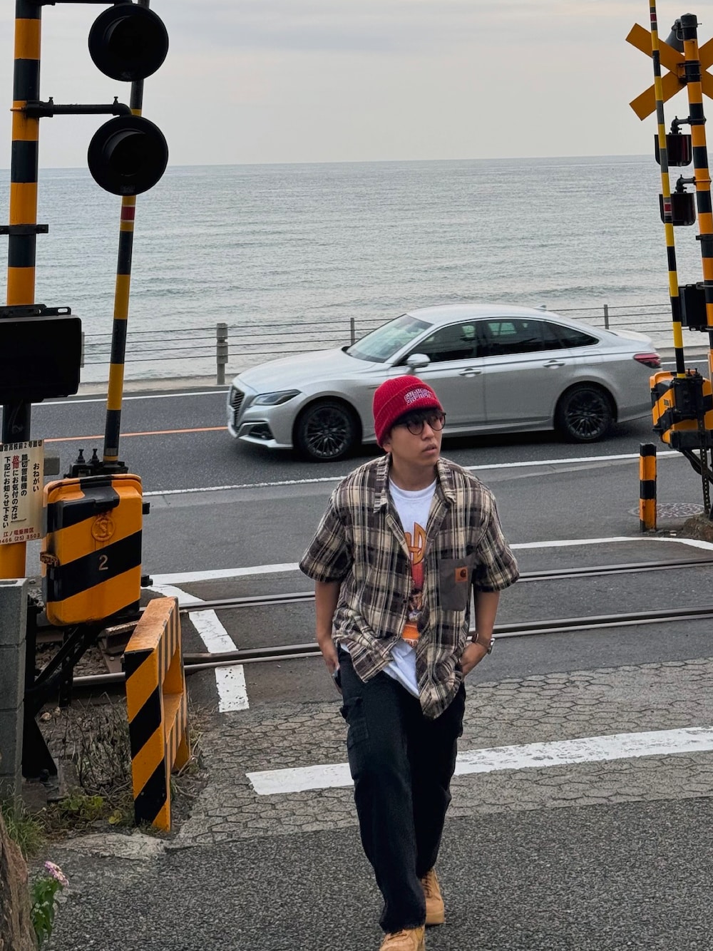 「SHOHOKUのアイテム（ニットキャップ/ビーニー、レッド系）」を使った、xuisiderさん（メンズ・160cm）の夏コーディネートの1枚目の写真