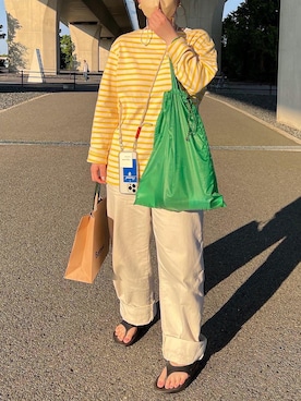 「アパレルスタッフ」｜「アイテム（PC・スマホグッズ/家電）」を使った、モさん（レディース・157cm）の春コーディネート