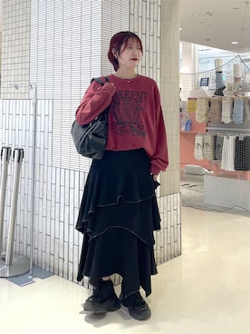 「PAGEBOY（ページボーイ）のレースカレッジスウェット/トレーナー【SHORT/LONG2サイズ展開】（スウェット、レッド系）」を使った、Natsukii/나츠키さん（レディース・164cm）の秋コーディネート