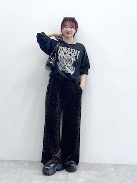 「PAGEBOY（ページボーイ）の【2WAY仕様】スタッズミニボストンバッグ（ショルダーバッグ、ブラック系）」を使った、Natsukii/나츠키さん（レディース・164cm）の夏コーディネート