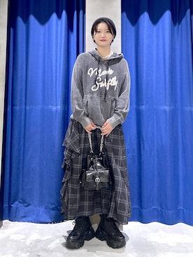 「PAGEBOY（ページボーイ）のラインフリンジティアードスカート/フリルスカート【ウエストゴム・ストレスフリー】（スカート）」を使った、Natsukii/나츠키さん（レディース・164cm）の秋コーディネート