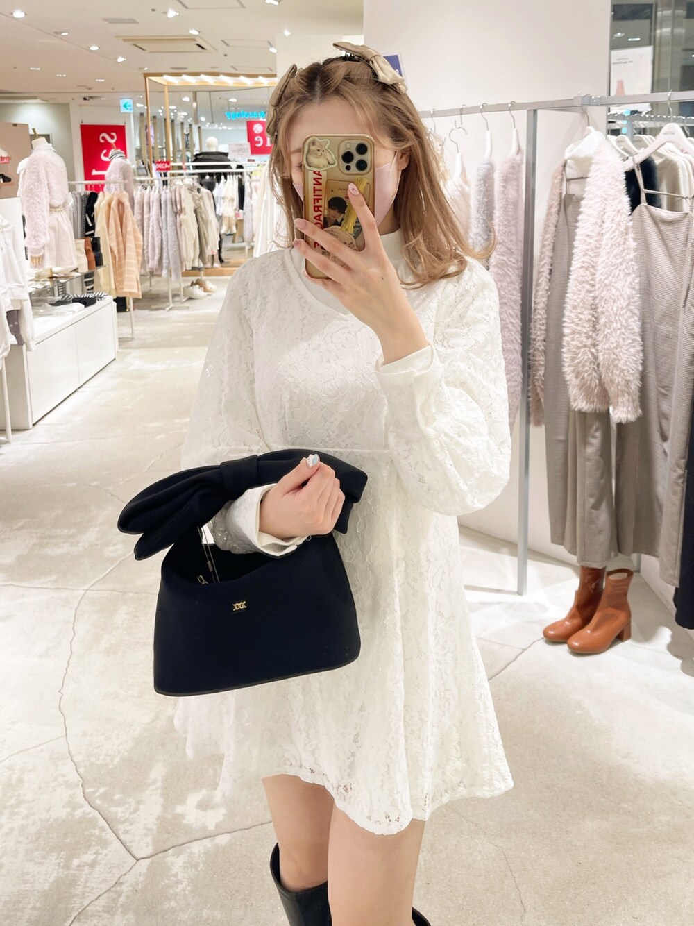 秋冬可愛い❤️ゆったりミニワンピース　ハイネック女子会コーデ ハイネックスリットミニワンピースを使った人気ファッション