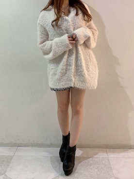 「one after another NICE CLAUP(ワンアフターアナザーナイスクラップ)のふわふわ感があざと可愛い。フェザーロングクルーカーディガン(カーディガン/ボレロ、ホワイト系)」を使った、ゆみなさん(レディース・158cm)の秋コーディネート