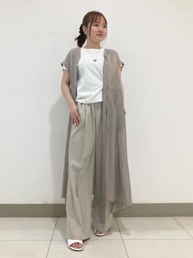 「COMME CA（コムサ）のバックストラップ サンダル（サンダル、ホワイト系）」を使った、COMME CA OFFICIALさん（レディース・166cm）の春コーディネート