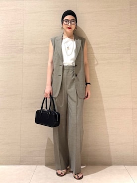 「COMME CA（コムサ）のミニボストン バッグ（ボストンバッグ、ブラック系）」を使った、COMME CA OFFICIALさん（レディース・166cm）の春コーディネート