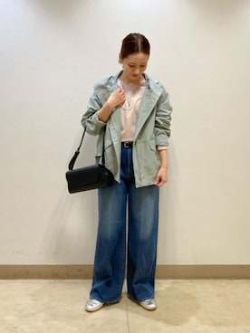 「COMME CA（コムサ）のかぶせショルダーバッグ（ショルダーバッグ、ブラック系）」を使った、COMME CA OFFICIALさん（レディース・161cm）の春コーディネート