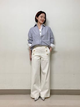 「COMME CA Wardrobe（コムサワードローブ）のオーガニックワッシャーストライプ シャツ（シャツ/ブラウス、ブルー系）」を使った、COMME CA OFFICIALさん（レディース・161cm）の春コーディネート