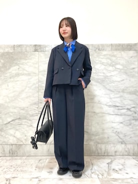 「COMME CA Wardrobe（コムサワードローブ）の【セットアップ対応】パウダープレーンストレッチ パンツ（スーツパンツ、ブルー系）」を使った、COMME CA OFFICIALさん（レディース・161cm）の春コーディネート