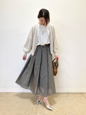 「K.T KIYOKO TAKASE（キヨコタカセ）の和紙混ドライタッチ ニットカーディガン（カーディガン/ボレロ、ベージュ系）」を使った、COMME CA OFFICIALさん（レディース・161cm）の春コーディネート