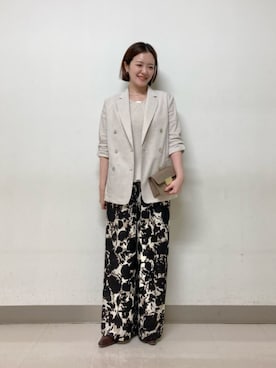 「K.T KIYOKO TAKASE（キヨコタカセ）のリネン／トリアセテートストレッチ ダブルブレストジャケット（テーラードジャケット、ホワイト系）」を使った、COMME CA OFFICIALさん（レディース・166cm）の春コーディネート