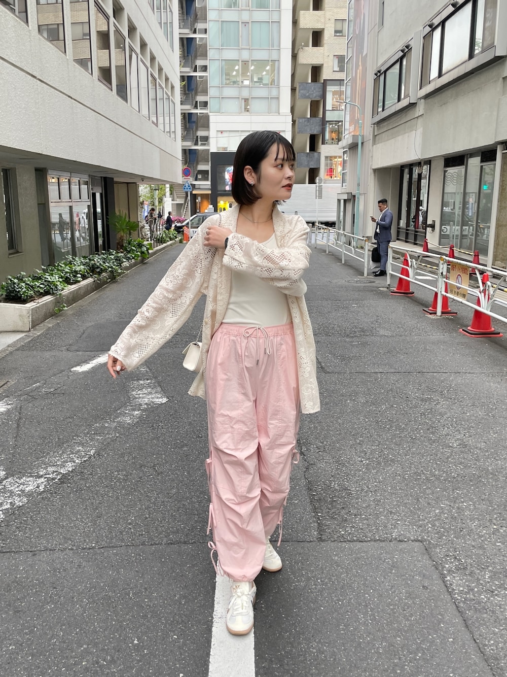 Airi Nozawa(Kastane 東京ソラマチ店)｜Kastaneのカーゴパンツを使った